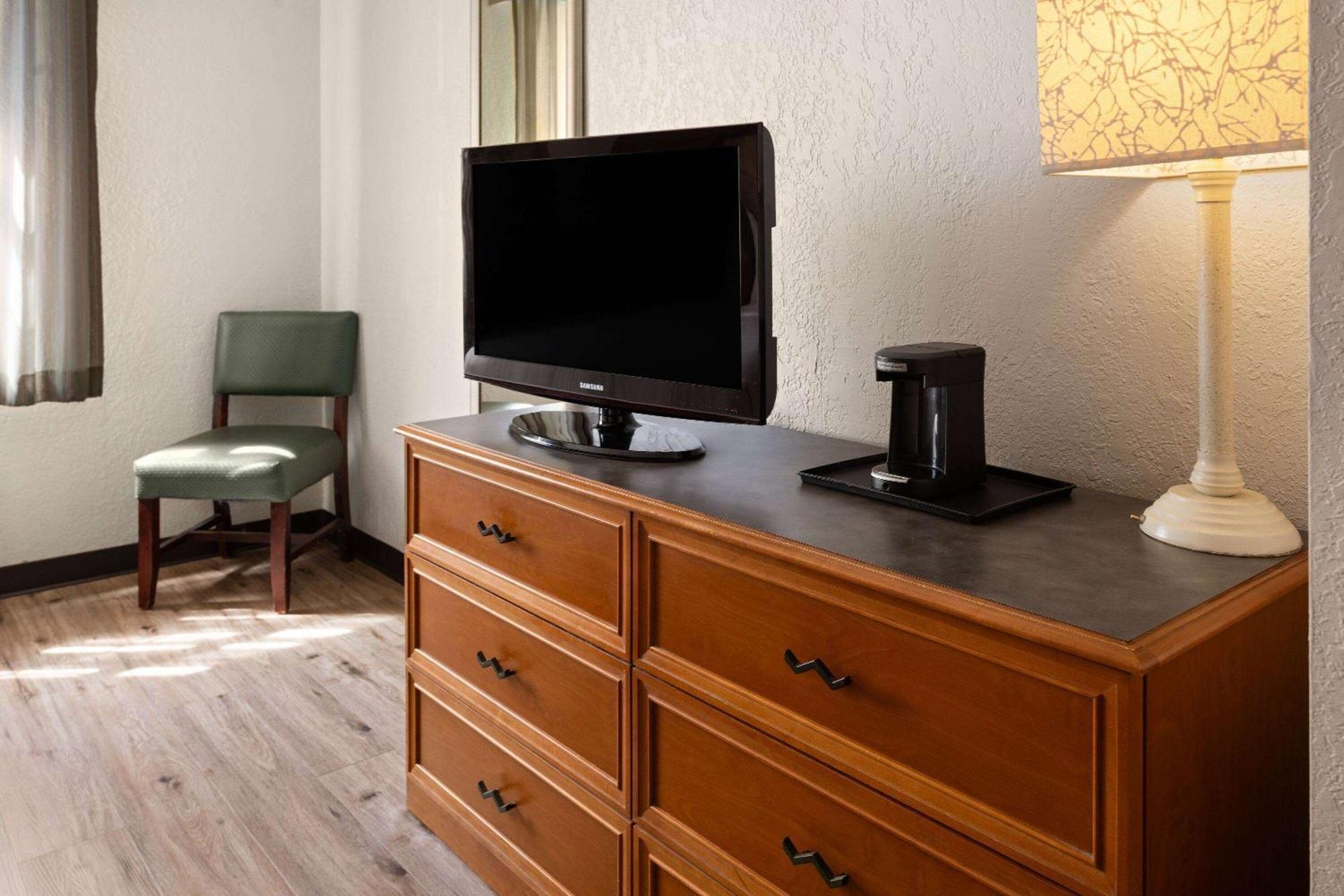 La Quinta Inn By Wyndham Pittsburgh Airport Moon Township Zewnętrze zdjęcie