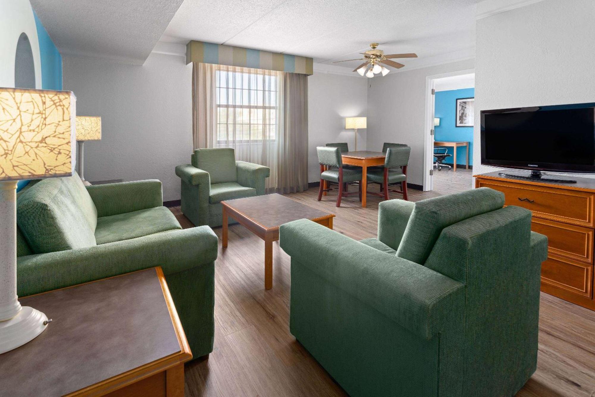 La Quinta Inn By Wyndham Pittsburgh Airport Moon Township Zewnętrze zdjęcie
