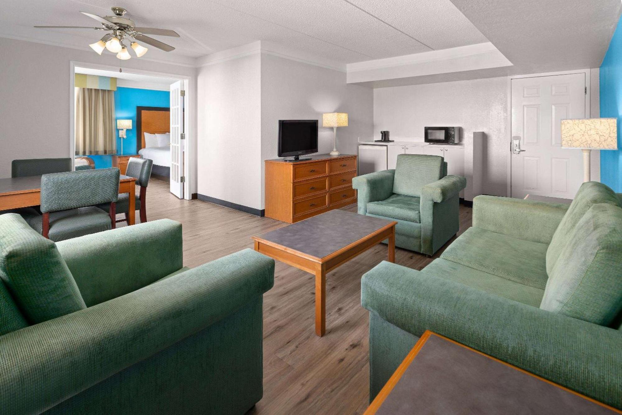 La Quinta Inn By Wyndham Pittsburgh Airport Moon Township Zewnętrze zdjęcie