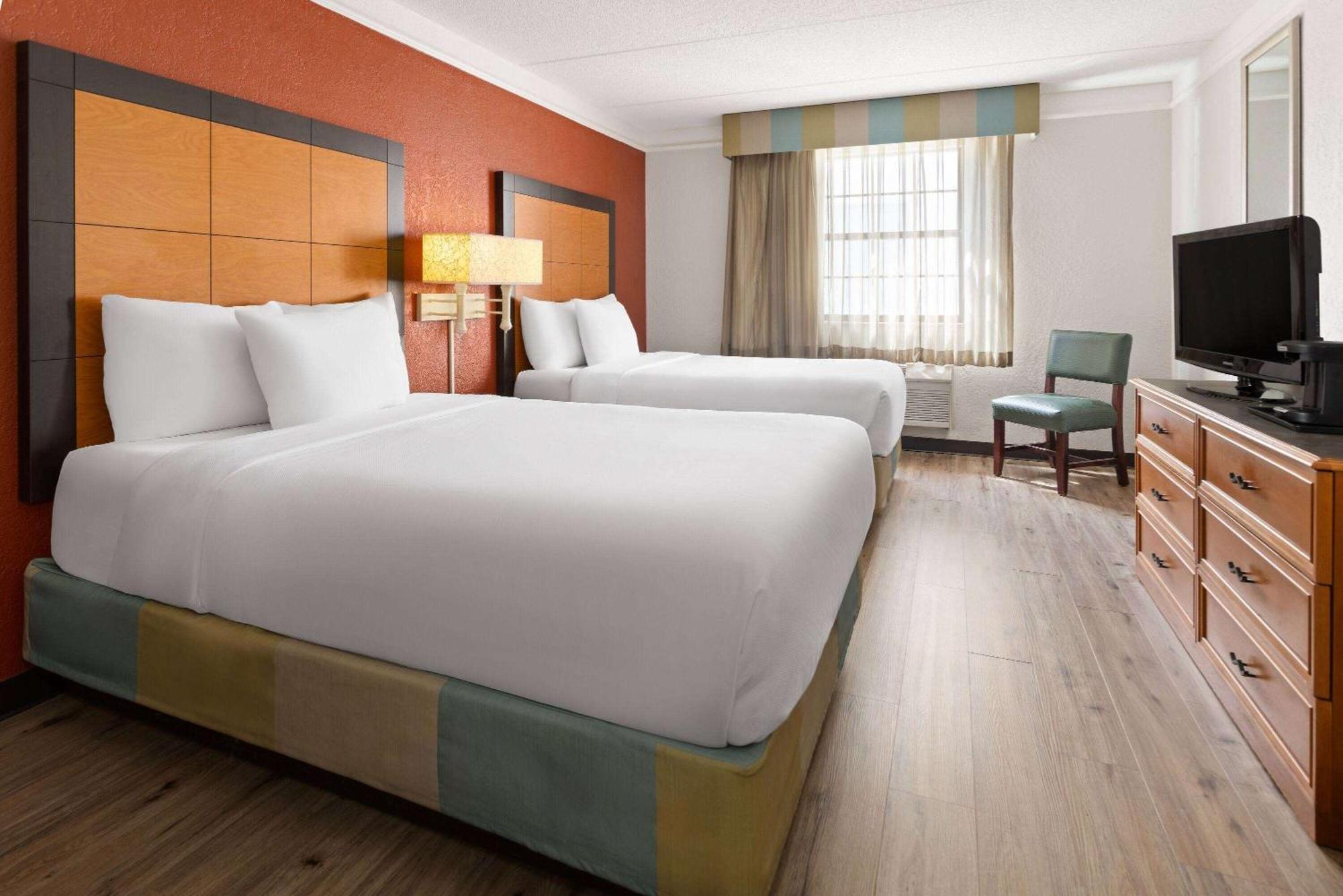 La Quinta Inn By Wyndham Pittsburgh Airport Moon Township Zewnętrze zdjęcie