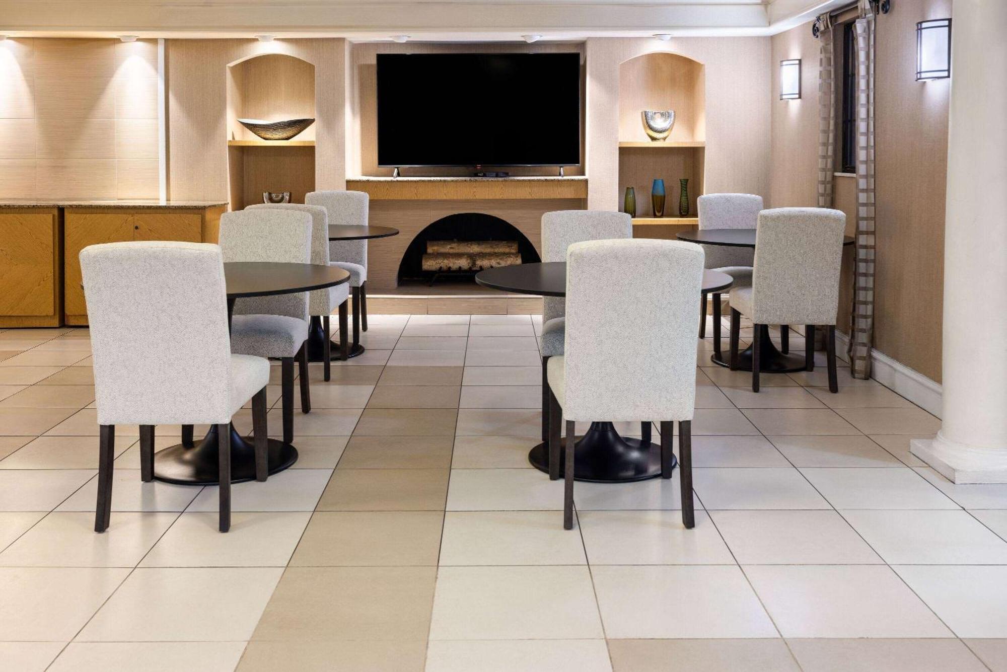 La Quinta Inn By Wyndham Pittsburgh Airport Moon Township Zewnętrze zdjęcie